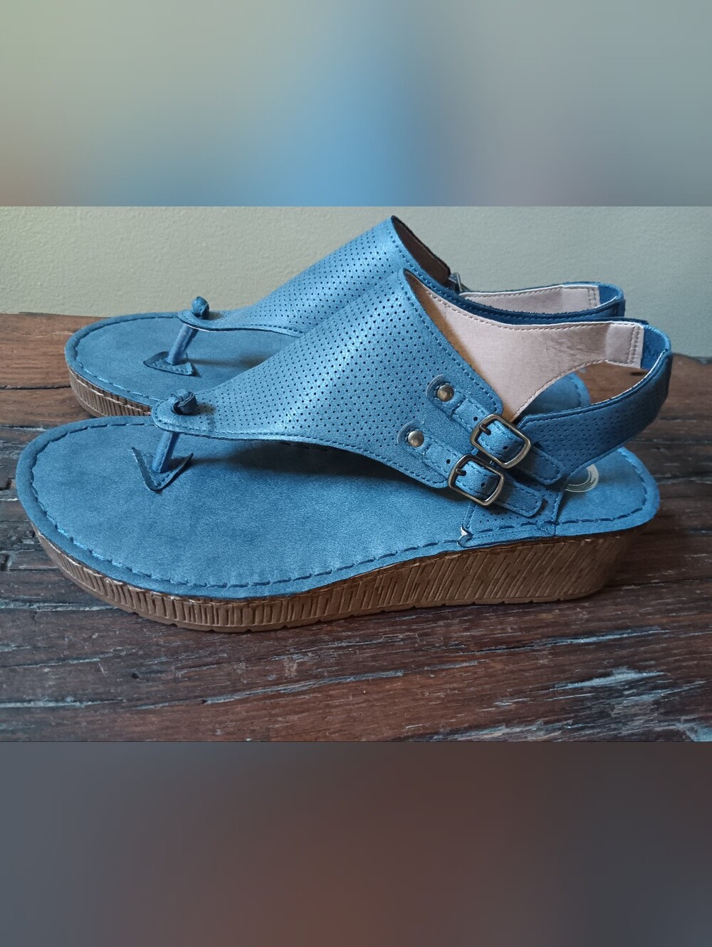 Circle G Women’s Blue Perforated Vegan Leather Thong Slingback Sandals 7.5